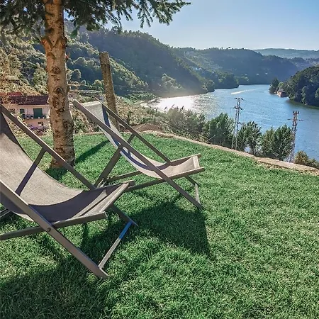 Costeira Douro 카스텔루 지 파이바